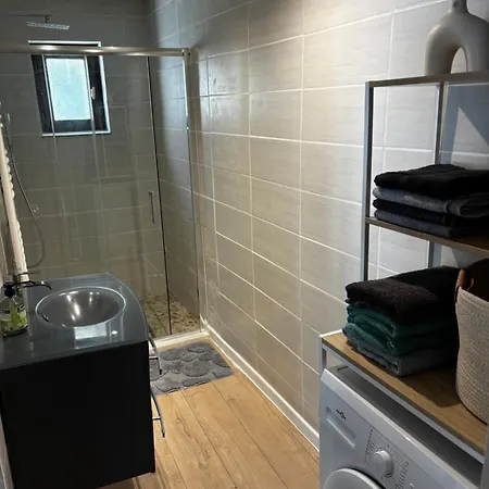 La Maisonnette De Camillou Holiday home Calais